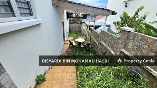 Facing Open Renovated 2.5 Storey End Lot Extra Land, Taman Puncak Saujana, Kajang.