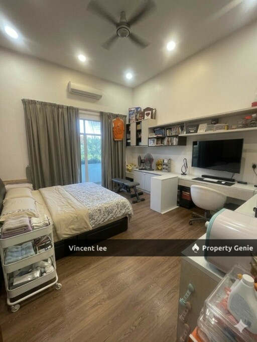 Taman Bukit Serdang , Serdang, Seri Kembangan, 2 Storey Semi-D, Freehold, Renovated Condition