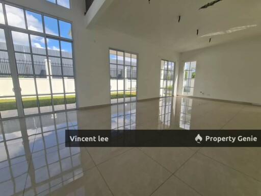 Eco Majestic, Stoneridge, Corner Bungalow with Spacious Extra Land, Brand New