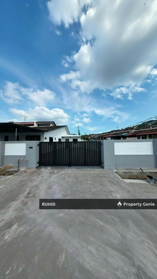 Taman Suria Single Storey Corner Lot, Fully Renovated, 4R3B, Freehold