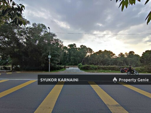 Land, Johan Setia, Klang
