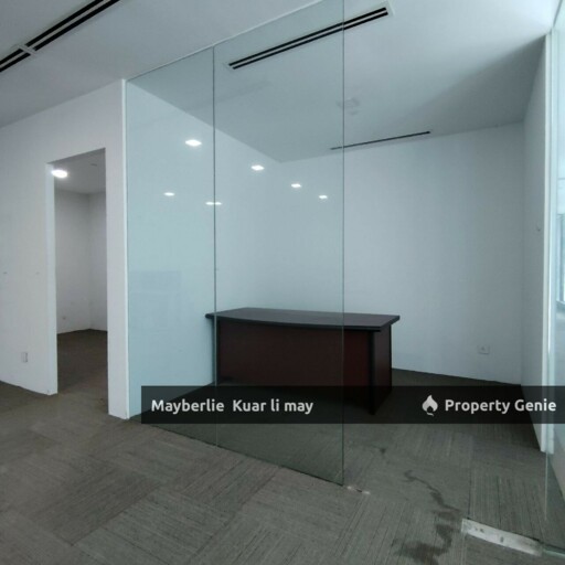 Empire City Tower H Office with Partition 4000sqft