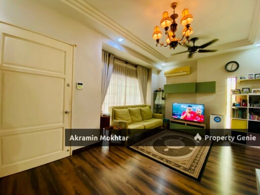 RENOVATED | TAMAN RIANA UKAY 2 STOREY TERRACE CORNER LOT