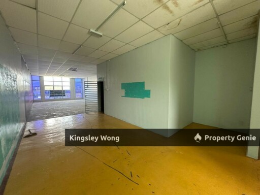 Meru Ipoh Three Storey Shoplot Facing main road High Traffic Near Jelapang HIghway Klebang