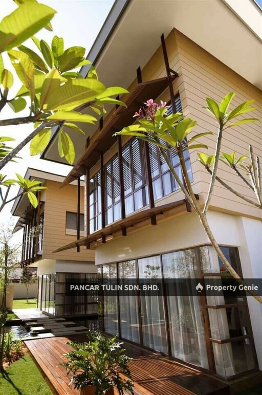 Banyan Close