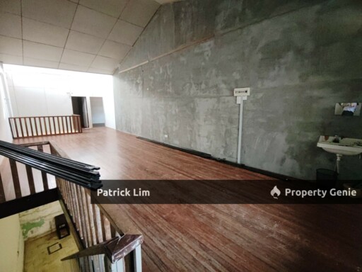 Jonker Street Nearby Double Storey Shoplot For Rent