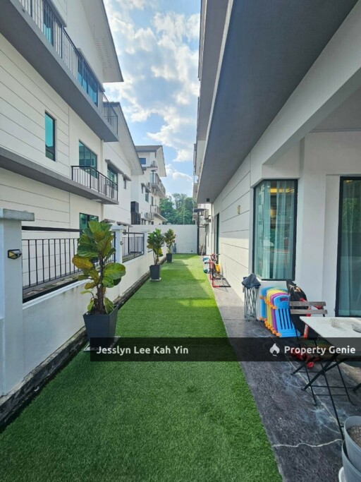3 Storeys Semi D Cluster, Villa Astana Kajang Fully Furnished For Sale
