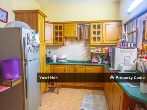 URGENT FOR SALE : 2 Storey Terrace House Corner Lot Jalan Adang Bukit Jelutong Shah Alam