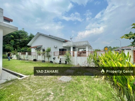 Seksyen 29, Kg Lombong Shah Alam | Single Storey Semi-D 4 Bedrooms | RM480K - Good Condition with Loft and Semi Furnished