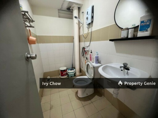 Kipark Tampoi Room for Rent