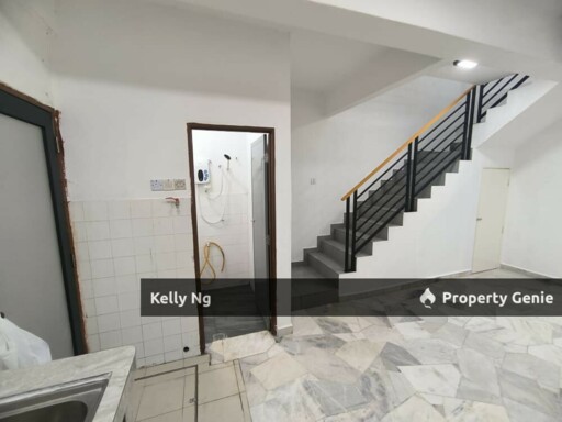 2 Sty Renovated House At Taman Klang Indah For Rent