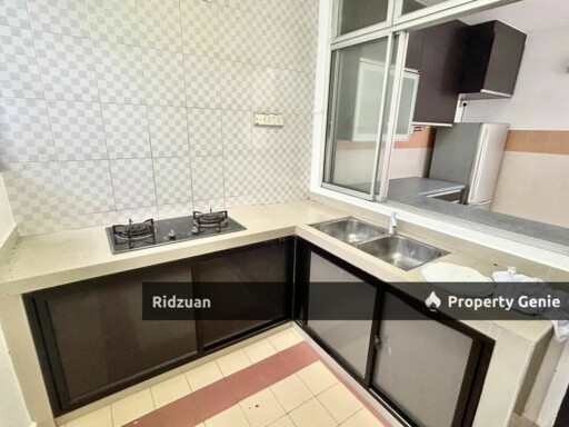 Kipark Apartment 3R2B for Sale