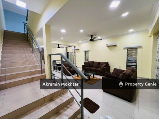 IFRERHOLD, CORNER UNIT & FULLY FIRNISHED | 3 Storey Terrace Taman Universiti, Bangi