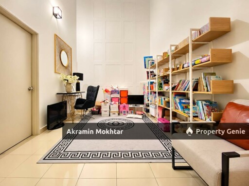 Freehold, Renovated & Fully Furnished | Double Storey Terrace Taman Mutiara Rinching Semenyih