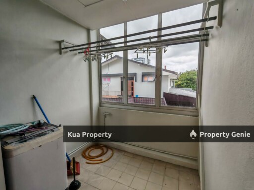Central Court Apartment For Sale! Located at Jalan Central