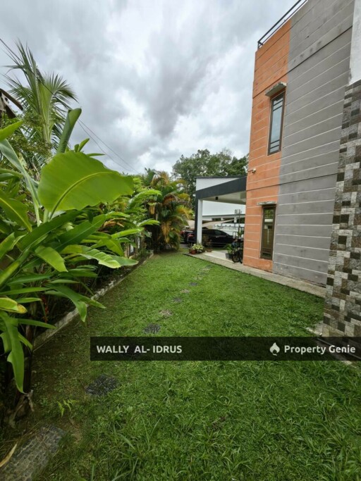 2.5 Storey Terrace House Corner Lot, Spacious Land, Gated and Guarded