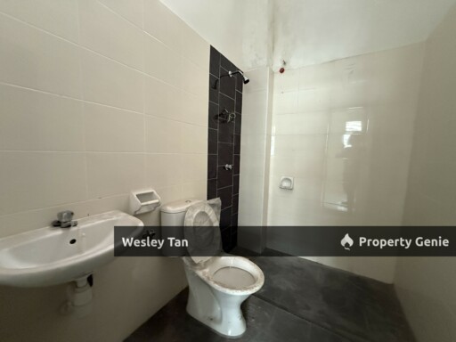 Taman Tanjung Minyak Perdana , Melaka - 1 Storey Terrace House | Bare Unit | Below Value | Serious Owner , View To Offer
