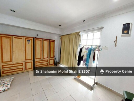 DOUBLE STOREY HOUSE AT TAMAN ALAM MEGAH SEKSYEN 27 SHAH ALAM  END LOT UNIT, RARE UNIT WITH BIG SIZE