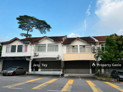 (Taman Molek) Double Storey Shop For Rent