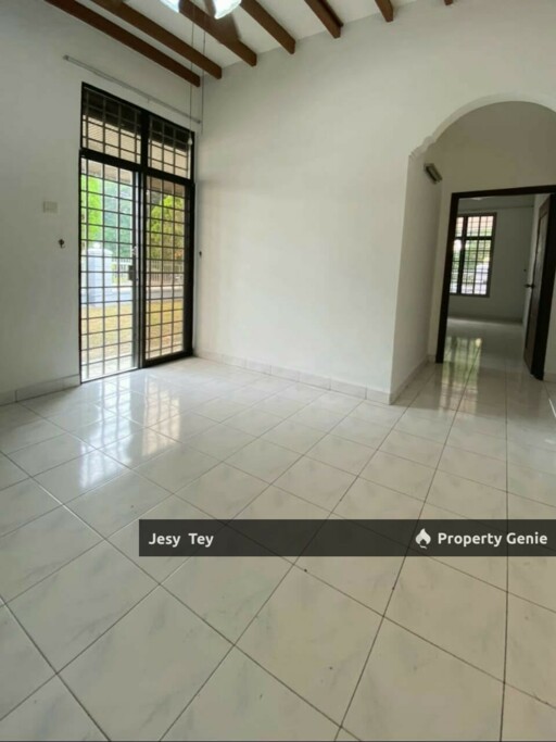 Taman Molek 1.5 Storey Corner Terrace House Rent