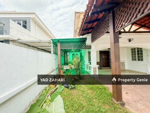 D'Kayangan, Seksyen 30, Shah Alam | 2.5 Storey Semi D Cluster 6 Bedrooms | RM1.39M - Fully Reno, Gated Guarded and Extended Front Side