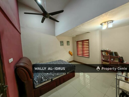 2.5 Storey Terrace House Corner Lot, Spacious Land, Gated and Guarded