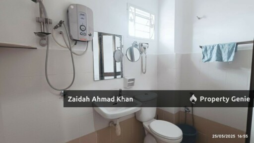 Hill Park 1 DOUBLE STOREY HOUSE FOR SALE RENOVATED KITCHEN CABINET FREEHOLD