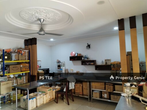 Spacious  2 Storey @ Klang ,Taman Emas
