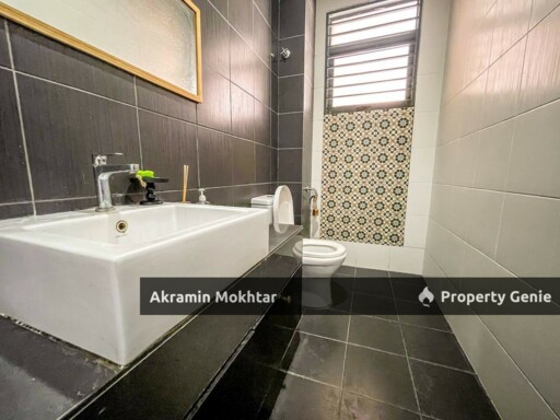 FREHOLD & RENOVATED | 3 Storey Semi-D Lambaian Residence, Kajang