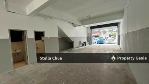 3 STOREY SHOPLOT IN TAMAN AUSTIN PERDANA (GROUND FLOOR)