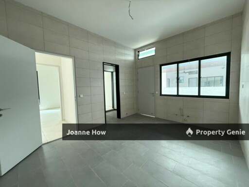 Freehold Double Storey Semi-D 8 Residence Padang Temu Ujong Pasir