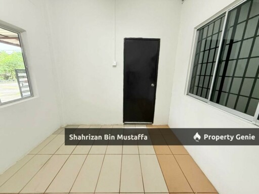 International Lot, End Lot, Taman Sri Saujana, Kota Tinggi, Johor