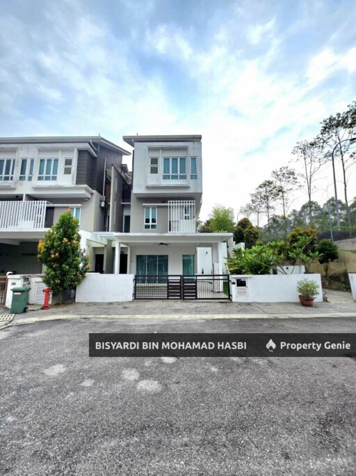 Corner Lot Renovated 3 Storey Terrace Superlink Tiara South, Setia Eco Hill, Semenyih.