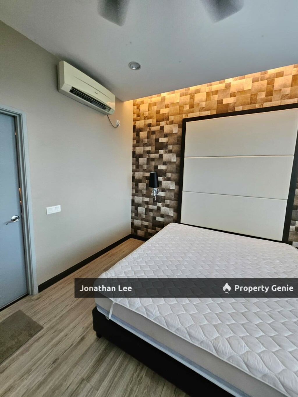 Sky Executive  Service Apartment