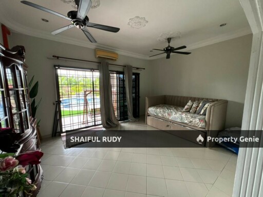 Bungalow with Private Pool @ Paya Jaras