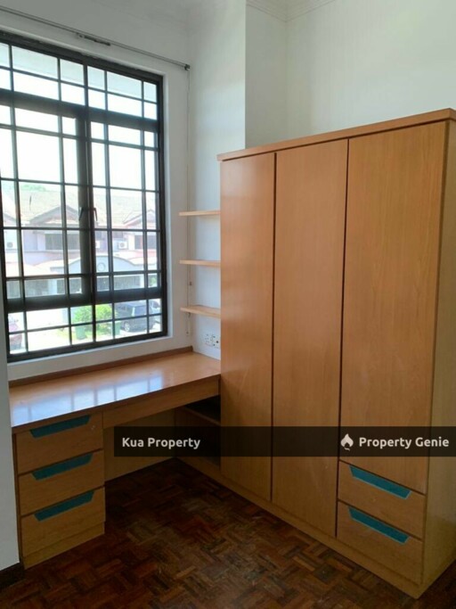 Double Storey Semi detached For Rent! Located at Tabuan Jaya, Kuching