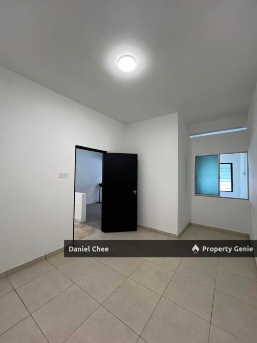 Near to Aeon Kinta City Renovated Terrace For Rent