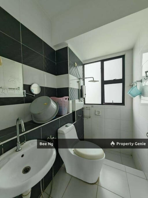 The Sky Executive Suites @ Bukit Indah/2bedroom/corner Lot