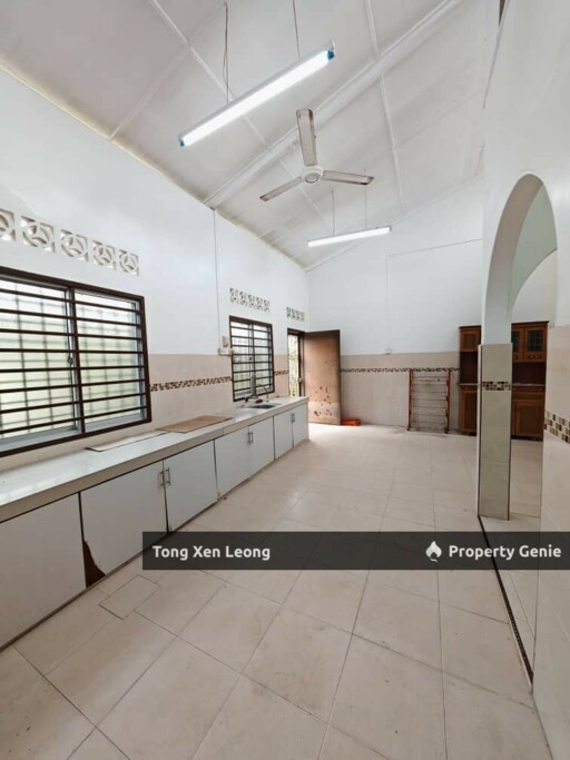 1 Storey For Sale @ Bukit Beruang !! Facing Padang Unit Below Value !!