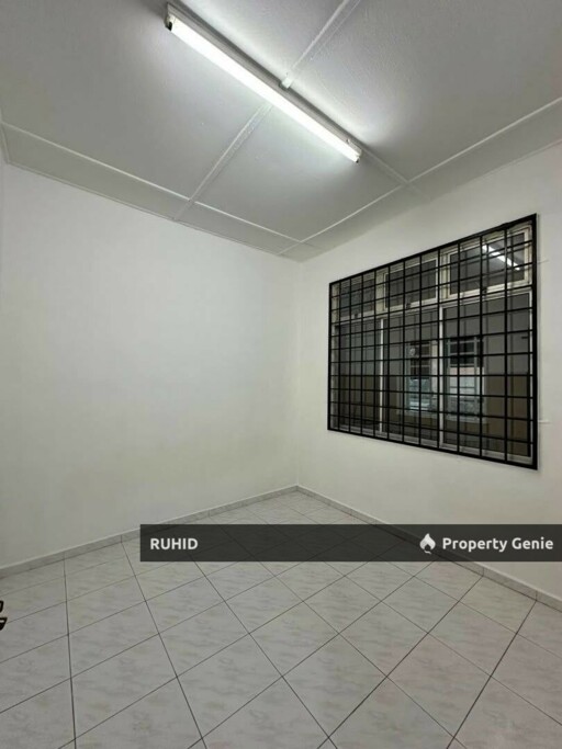 Taman Universiti Single Storey Terrace for Sale