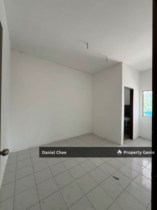 1838010826 Rumah Teres Setingkat Dijual MURAH