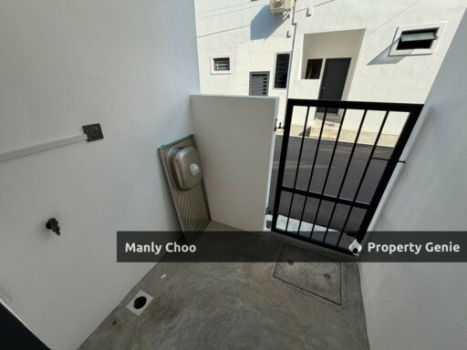 BARE NEW Double Storey Taman Pengkalan Impian Ayer I Molek Residence