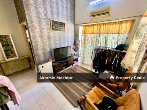 END LOT 3 Storey Terrace De Puncak Ukay, Taman Ukay Perdana, Ampang Selangor .