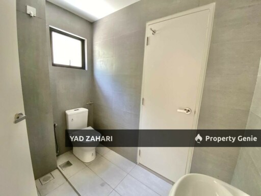 Nassim Heights, Ampang | 3-Storey Link 5 Bedrooms | RM1.2M - Strategic Location & Exclusive Private Road