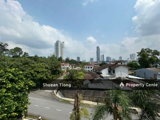 Jalan Perdana Stulang Laut