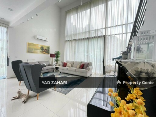 Semi-furnished Double Storey Zero Lot Bungalow Next to the Natural Lake, Perdana Heights