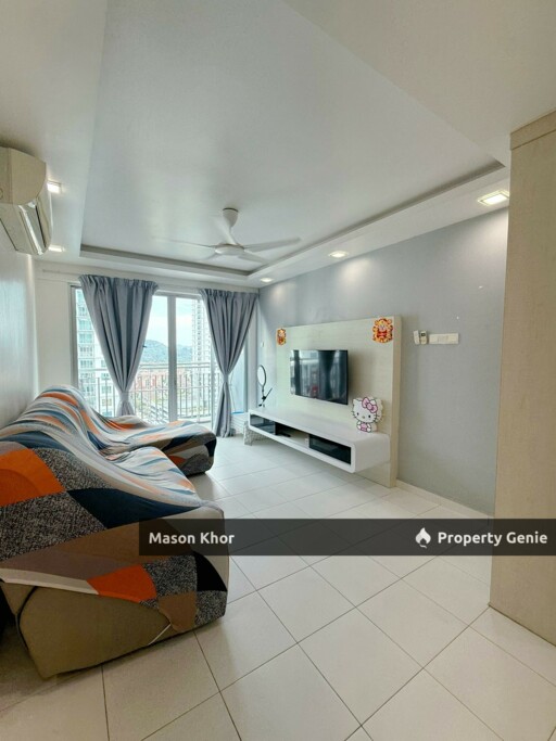 THE GOLDEN TRIANGLE CONDO 1165sf 2CP FULLY RENOVATED RELAU