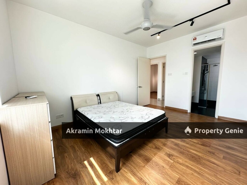 FREEHOLD, CORNER UNIT, PARTIALLY FURNISHED, RENOVATED & 2 PARKING | Saville @ Melawati Condominium, Taman Melawati, KL