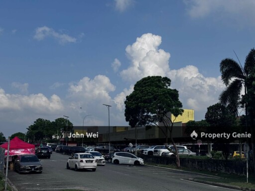 ROI 6%++📈 Jalan Serangkai 11 , Taman Bukit Dahlia 3 Storey Shoplots For Sale