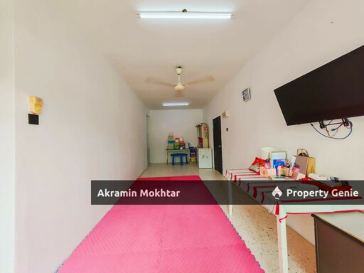 GROUND FLOOR & RENOVATED | SRI MELOR APARTMENT UKAY PERDANA
